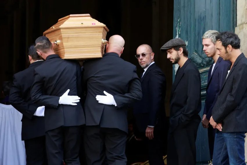 Les Adieux Émouvants d'Olivier Rolin, Dernier Compagnon de Jane Birkin, lors de ses Obsèques